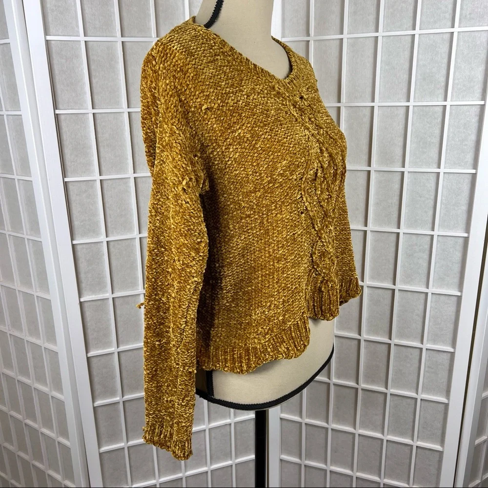 LOVE ON A HANGER Mustard Yellow Popcorn Knit Sweater | Size Small